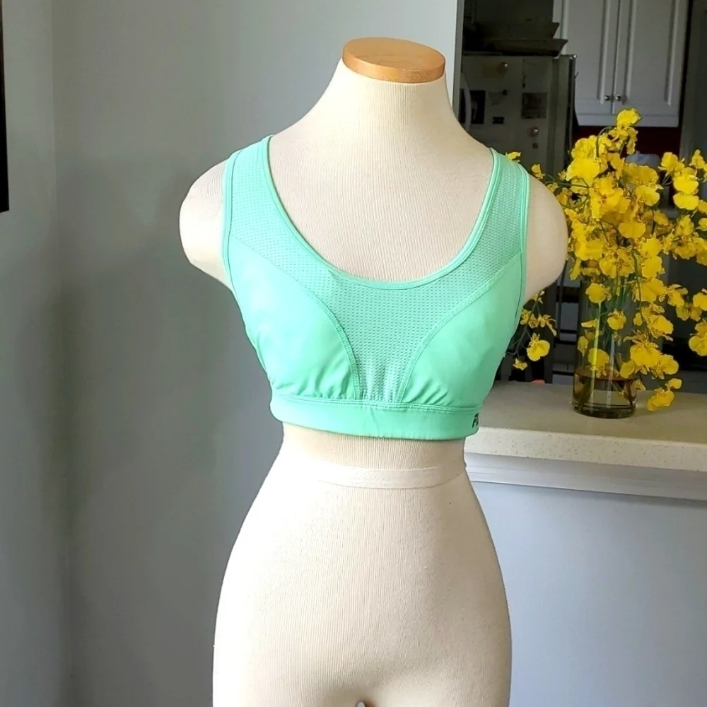 FILA SPORTS, HIGH‎ IMPACT.GREEN SPORTS BRA. SIZE LARGE.